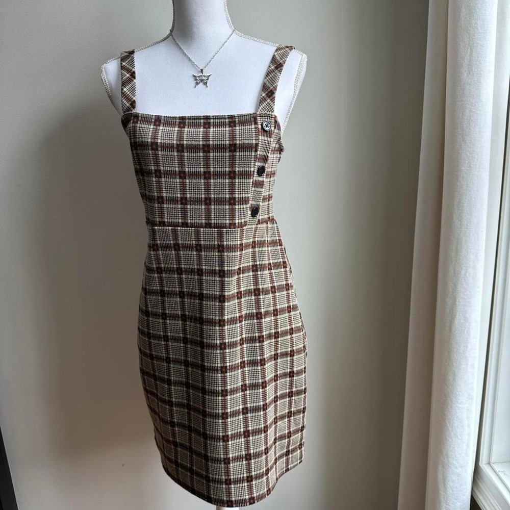 Tan and brown plaid mid‎ length dress with buttons women's size medium